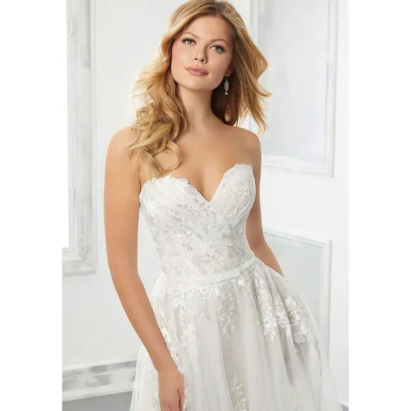 Morilee Beverly 2304 Sample Gown Size 14 - Picture 2 of 5